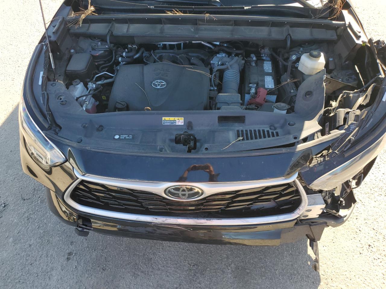 2022 TOYOTA HIGHLANDER XLE VIN:5TDHZRAH0NS555195