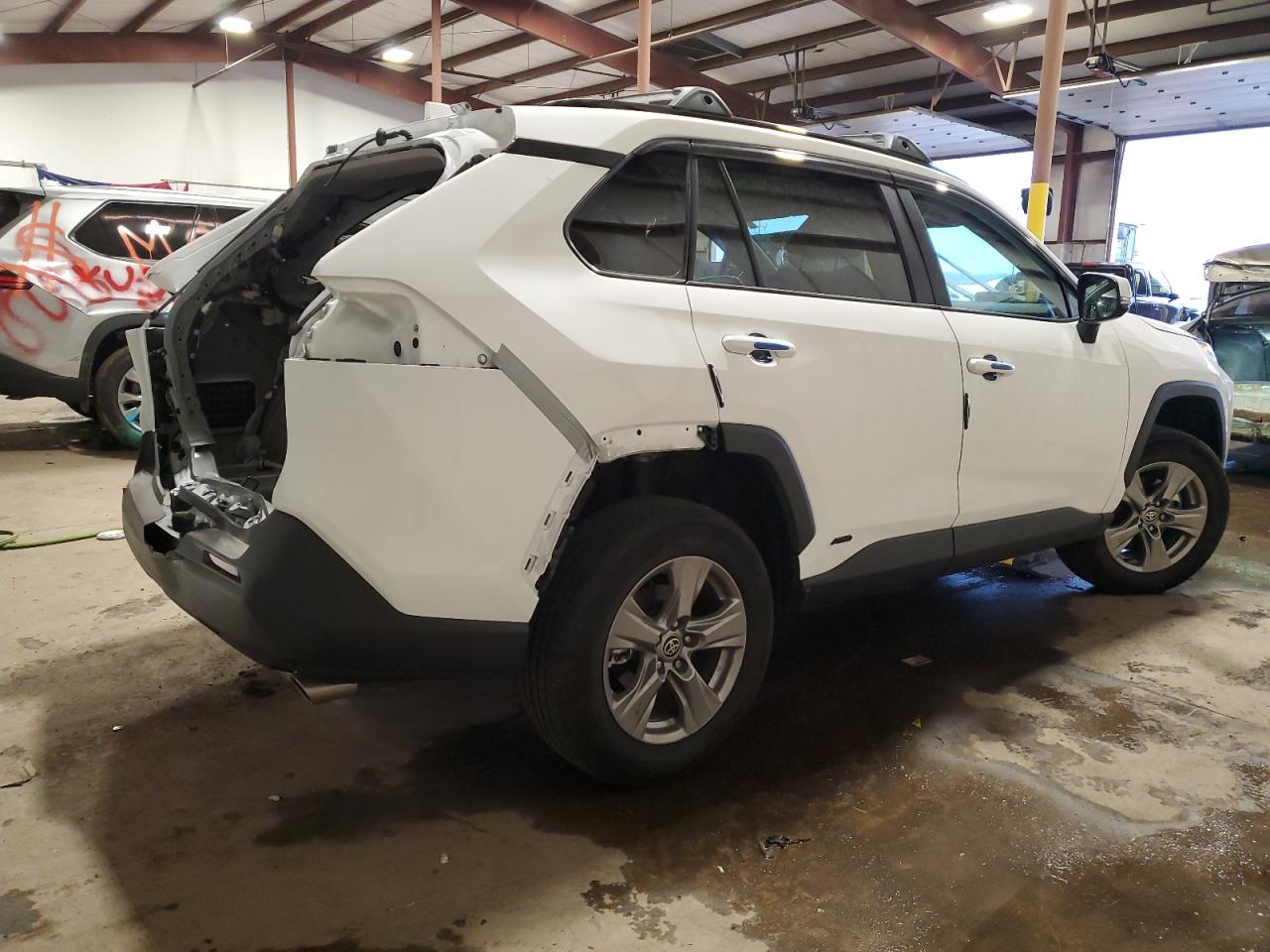 2024 TOYOTA RAV4 XLE VIN:2T3RWRFV3RW223218