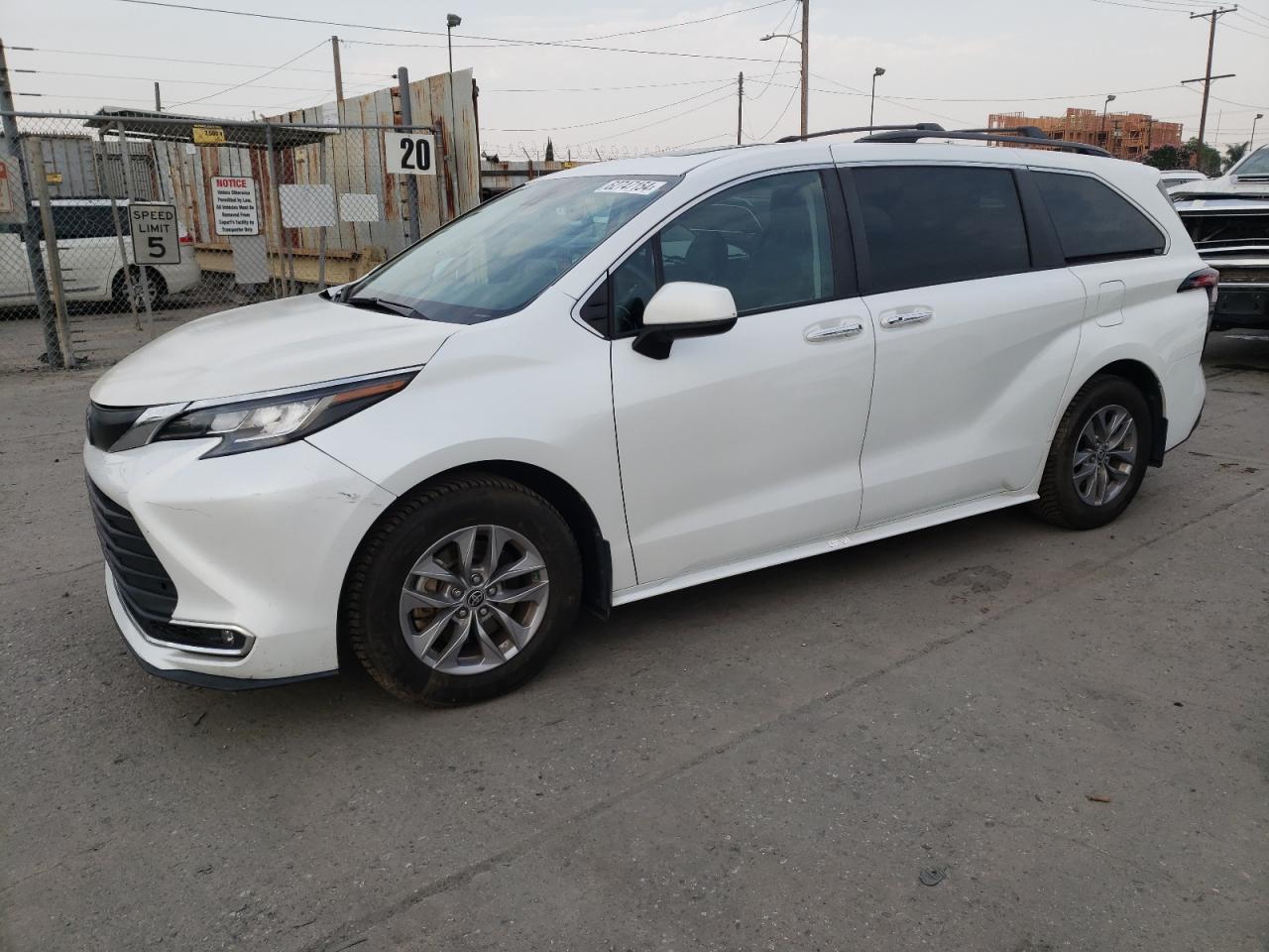 2022 TOYOTA SIENNA XLE VIN:5TDJRKEC2NS100923