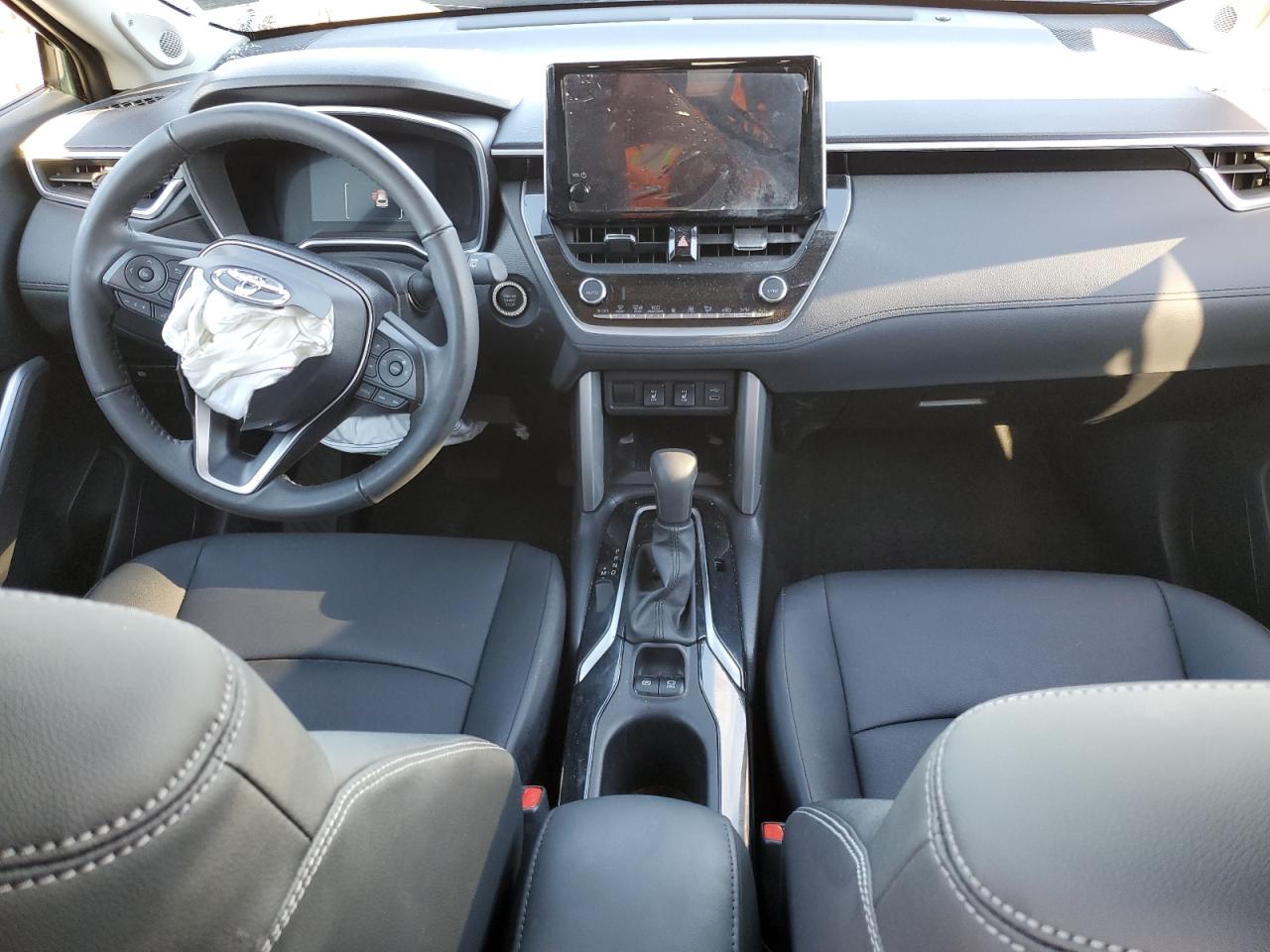 2024 TOYOTA COROLLA CROSS XLE VIN:7MUDAABG2RV080142