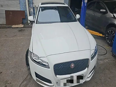 2019 Jaguar XF VIN: