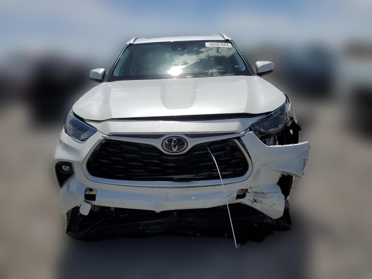 2022 TOYOTA HIGHLANDER XLE VIN:5TDGZRAHXNS553711