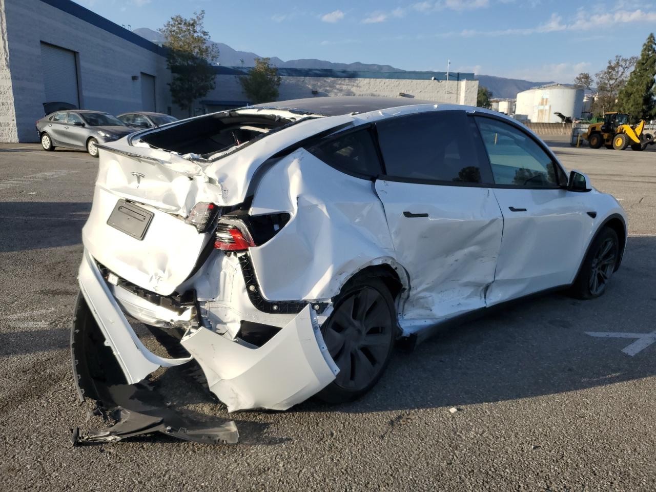 2024 TESLA MODEL Y VIN:7SAYGDED6RF110635