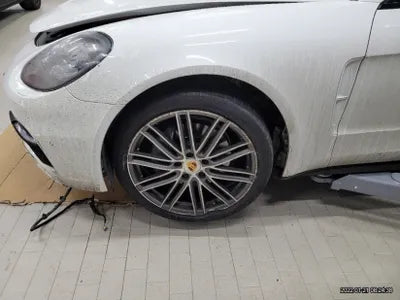2018 Porsche Panamera WP0AB2976JL132366 VIN:WP0AB2976JL132366