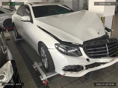 2018 Mercedes-Benz E 300 WDDZF4JB1JA423443 VIN:WDDZF4JB1JA423443