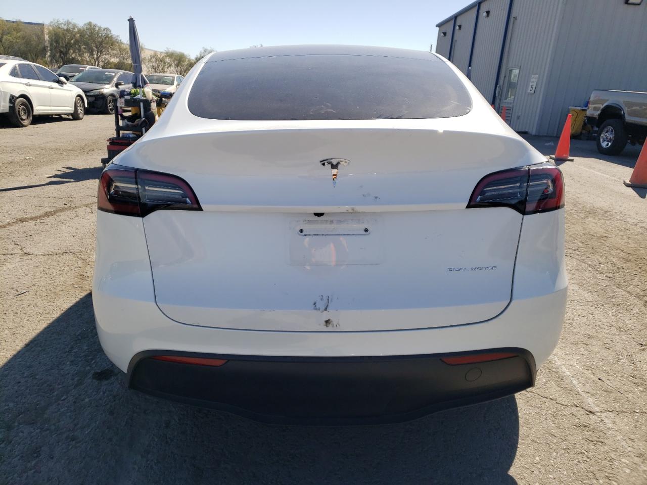 2024 TESLA MODEL Y  VIN:7SAYGDEE4RF077370