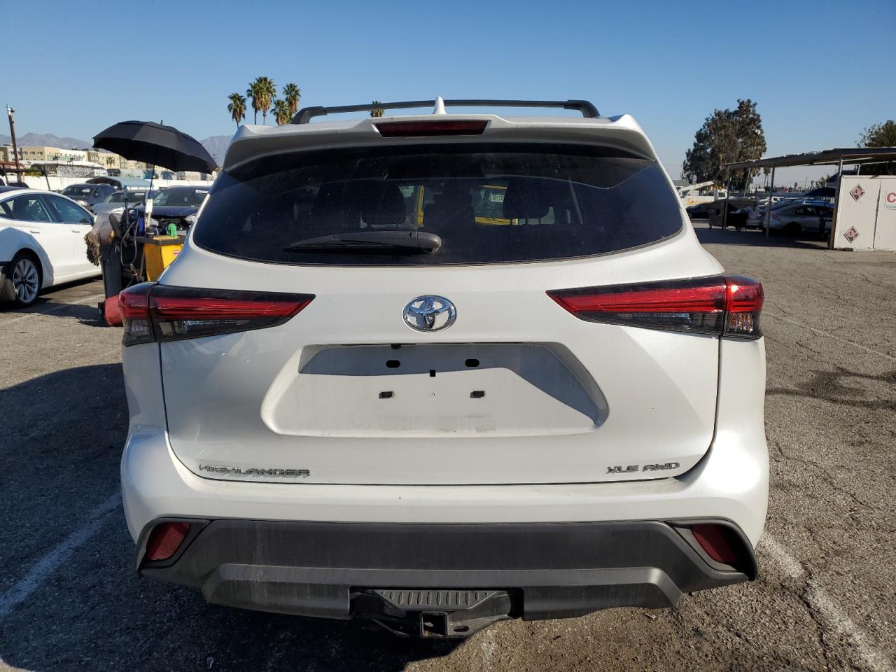 2022 TOYOTA HIGHLANDER XLE VIN:5TDHZRBH6NS592749