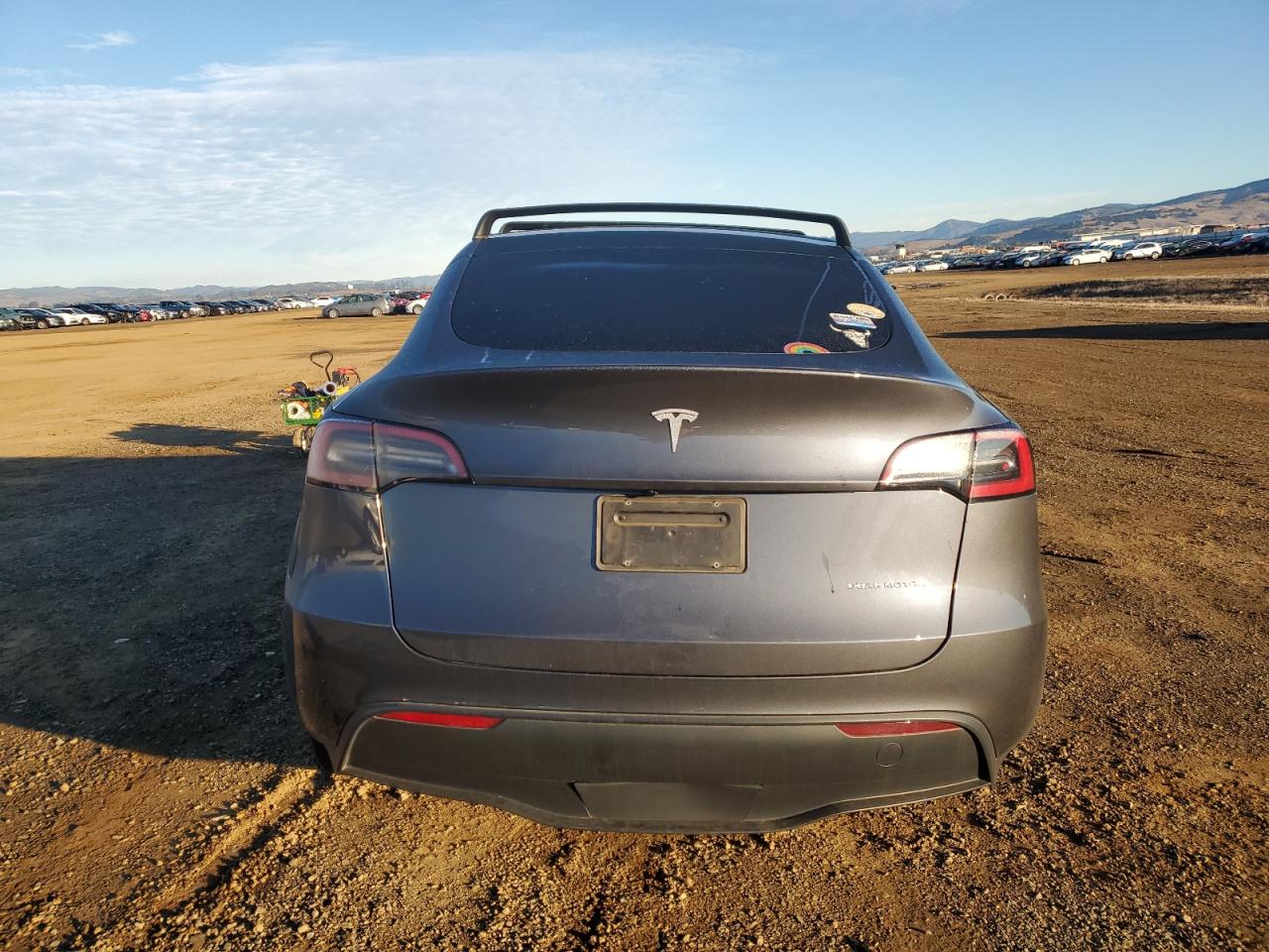 2023 TESLA MODEL Y  VIN:7SAYGAEE7PF967664