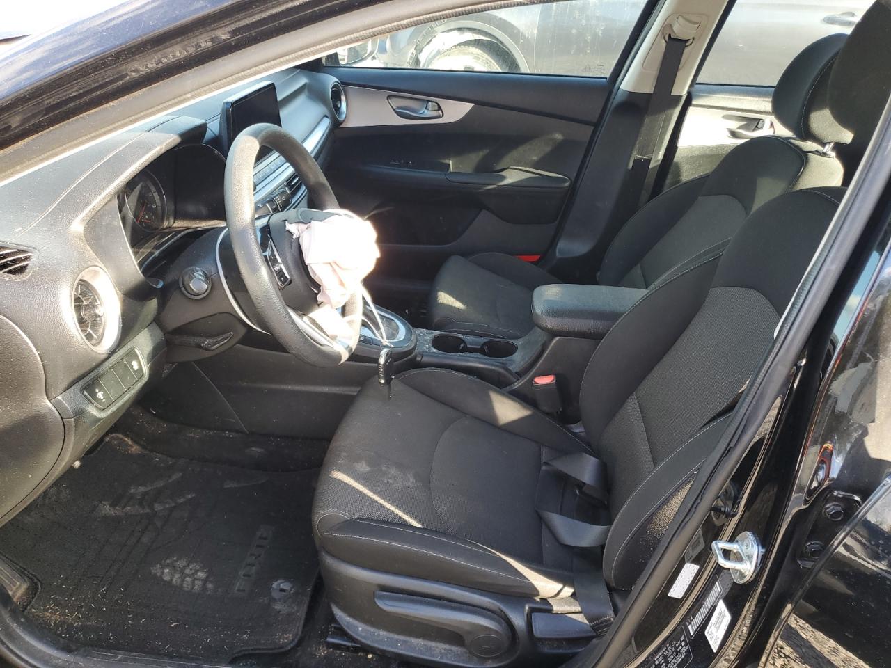 2022 KIA FORTE FE VIN:3KPF24AD8NE456582