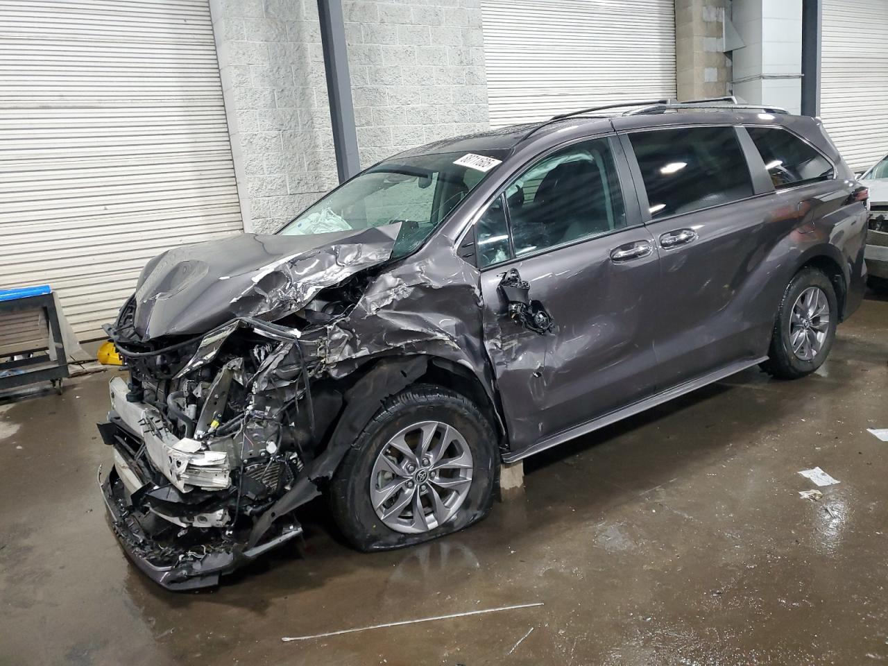 2022 TOYOTA SIENNA XLE VIN:5TDJSKFCXNS073599