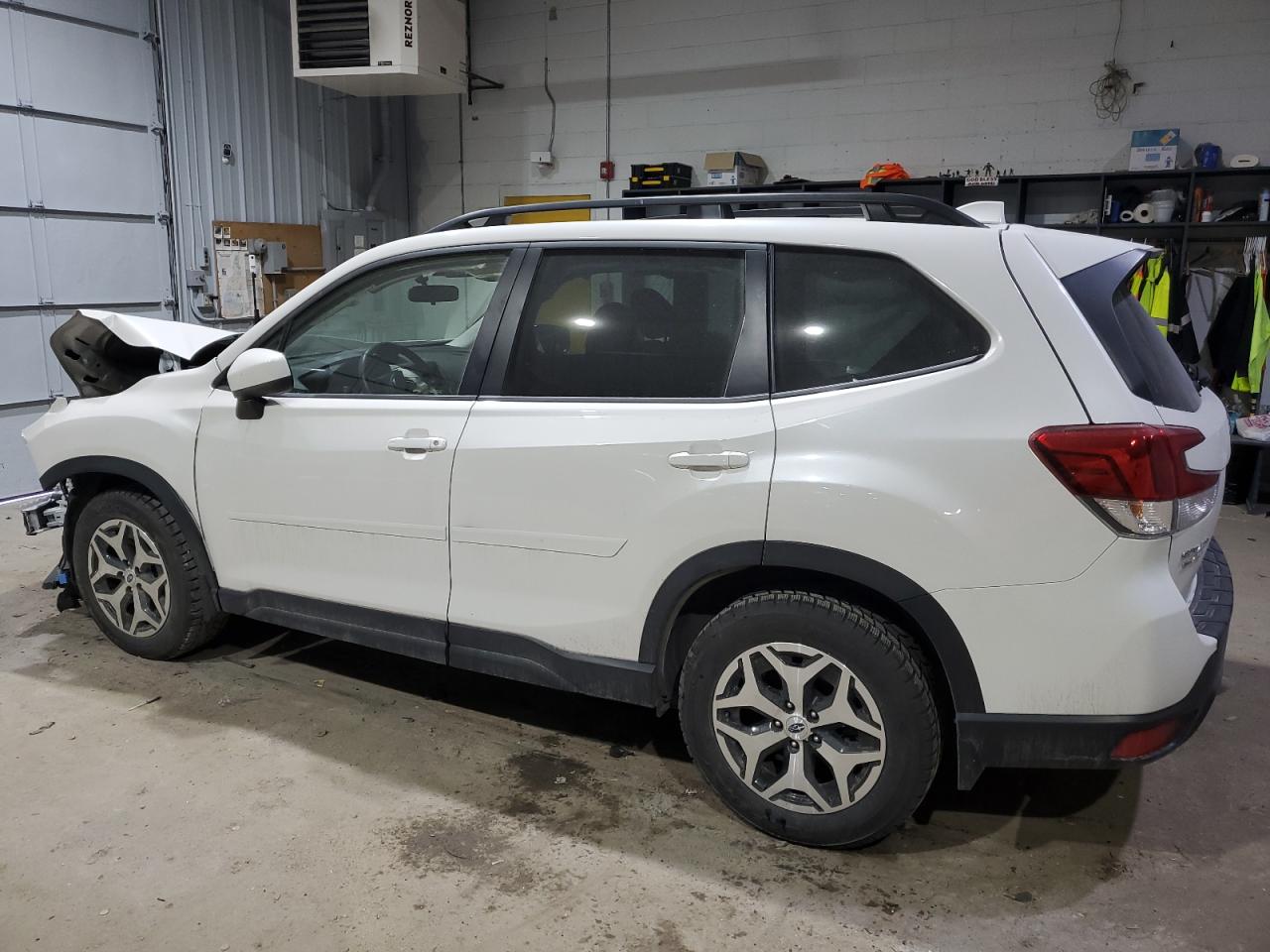 2023 SUBARU FORESTER PREMIUM VIN:JF2SKADC0PH541799