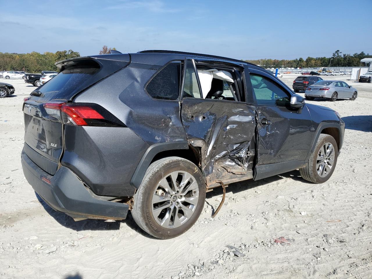 2022 TOYOTA RAV4 XLE PREMIUM VIN:2T3C1RFV8NC176025