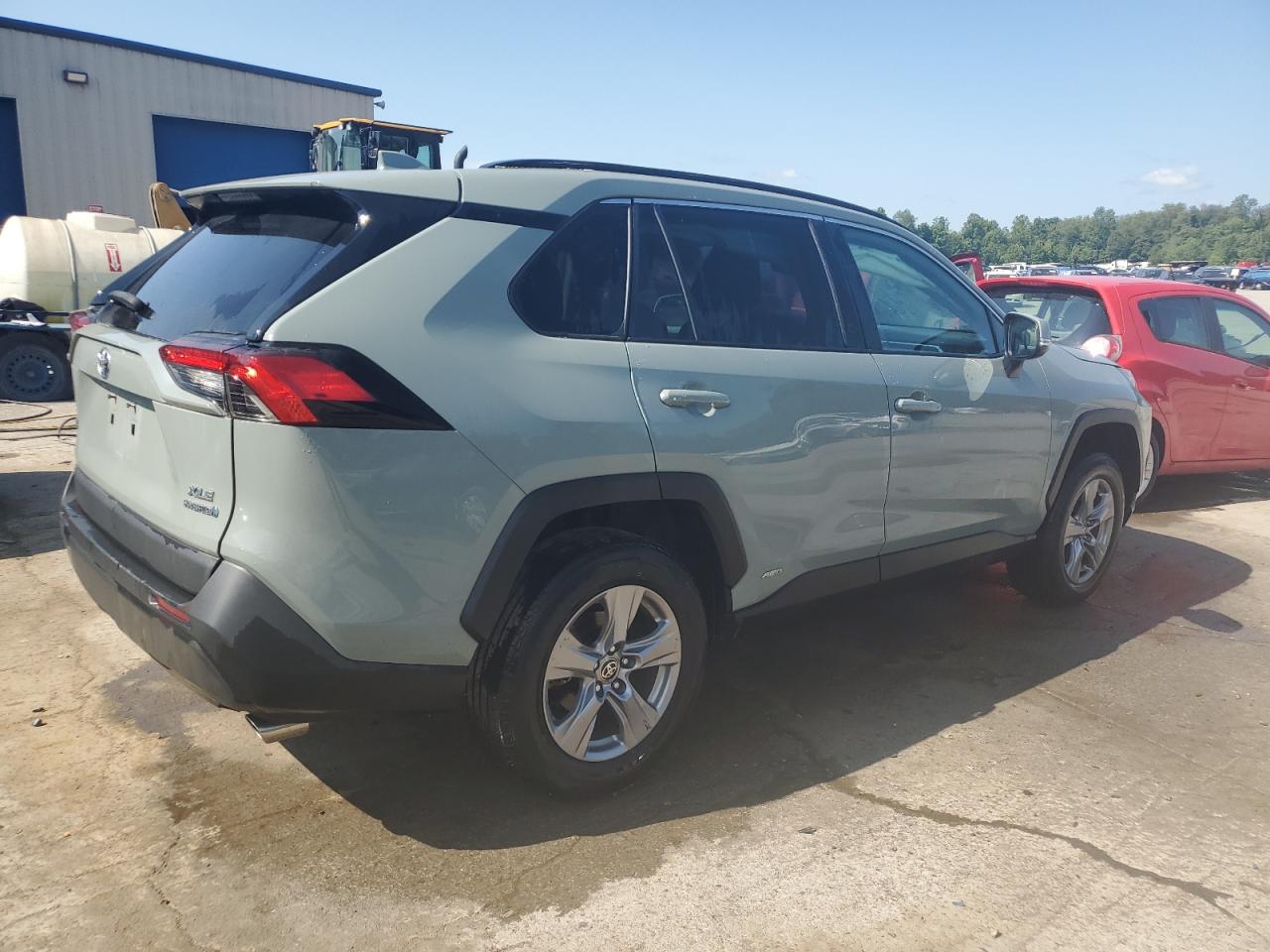 2022 TOYOTA RAV4 XLE VIN:2T3RWRFV7NW136870