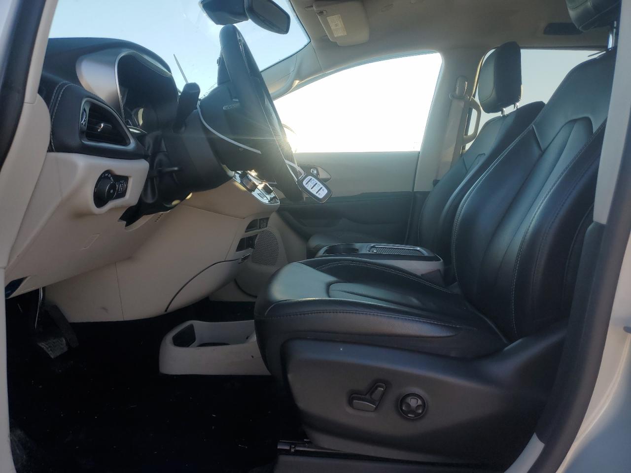 2022 CHRYSLER PACIFICA HYBRID TOURING L VIN:2C4RC1L73NR212630