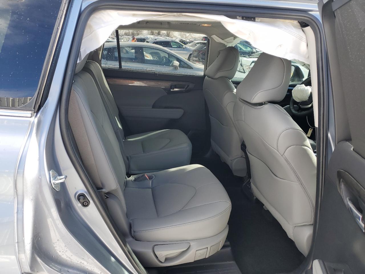 2024 TOYOTA HIGHLANDER LE VIN:5TDKDRBH9RS535536