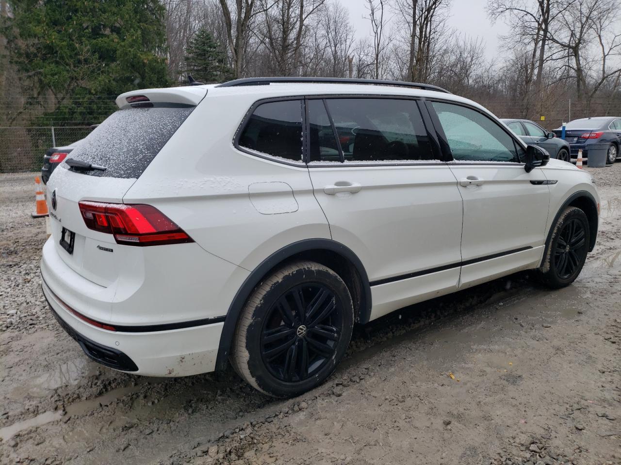 2022 VOLKSWAGEN TIGUAN SE R-LINE BLACK VIN:3VV8B7AX9NM094449
