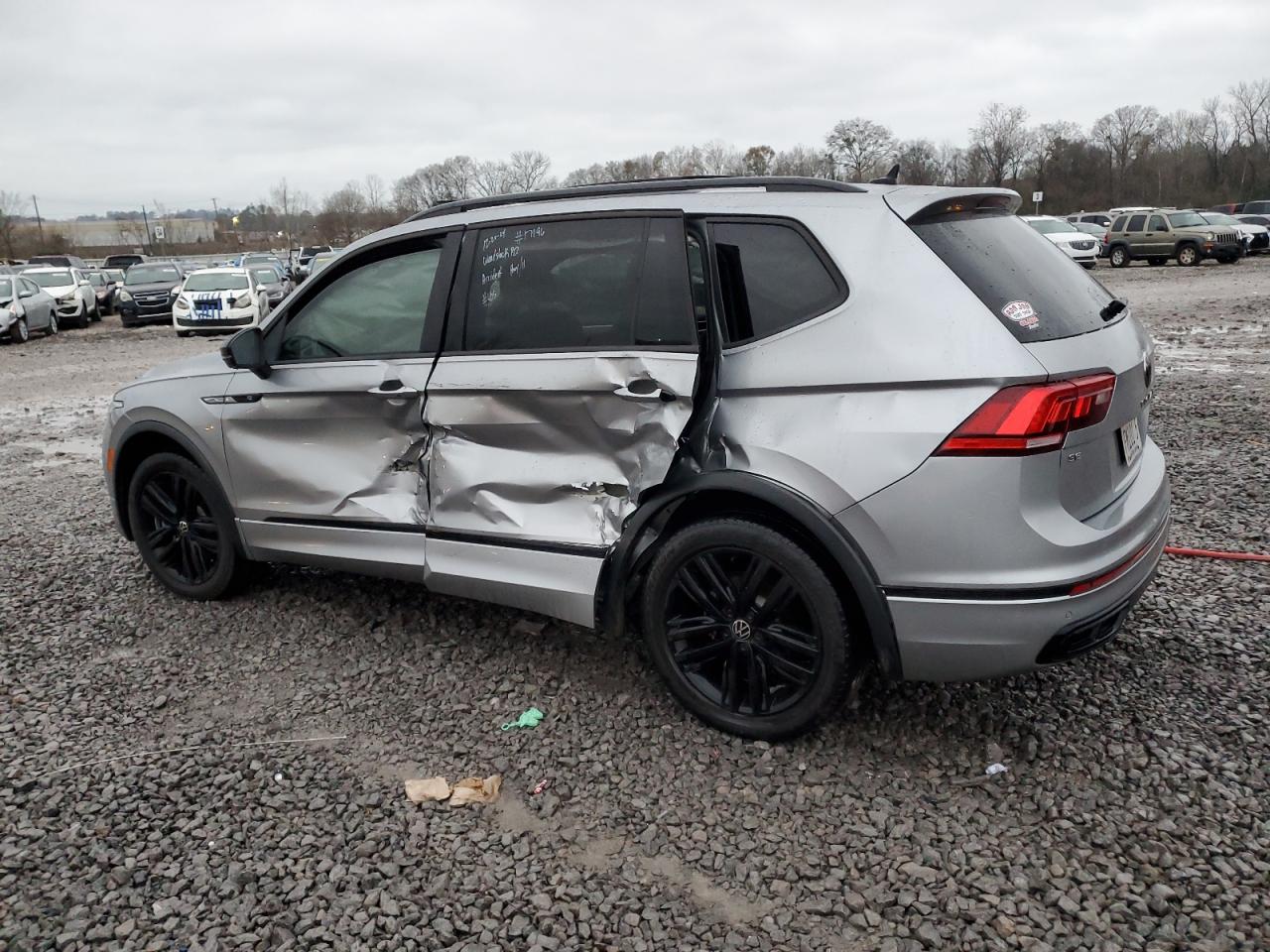 2022 VOLKSWAGEN TIGUAN SE R-LINE BLACK VIN:3VVCB7AX1NM049368