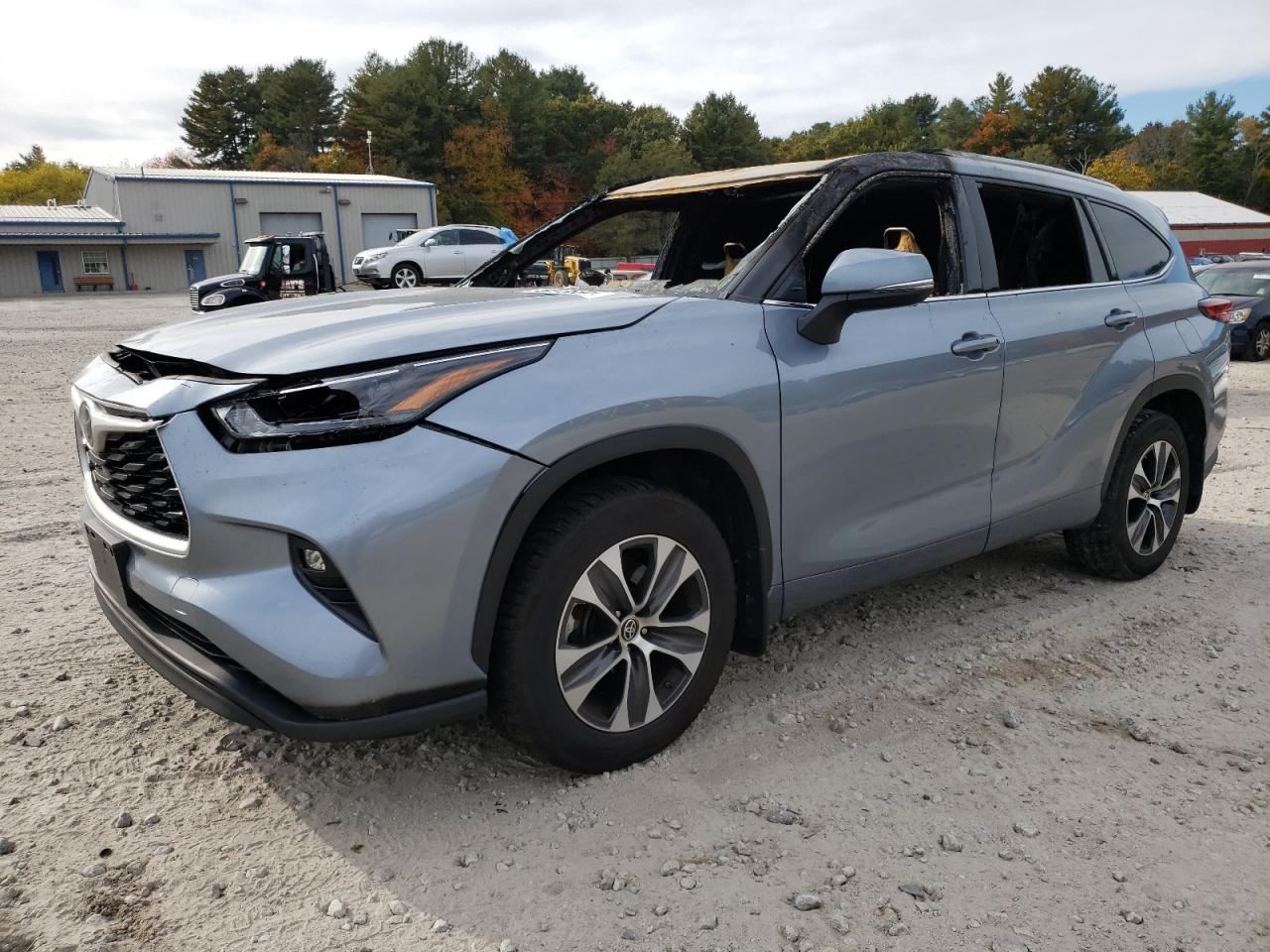 2022 TOYOTA HIGHLANDER XLE VIN:5TDGZRBH2NS244586
