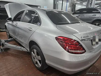 2016 Mercedes-Benz C 200 VIN: