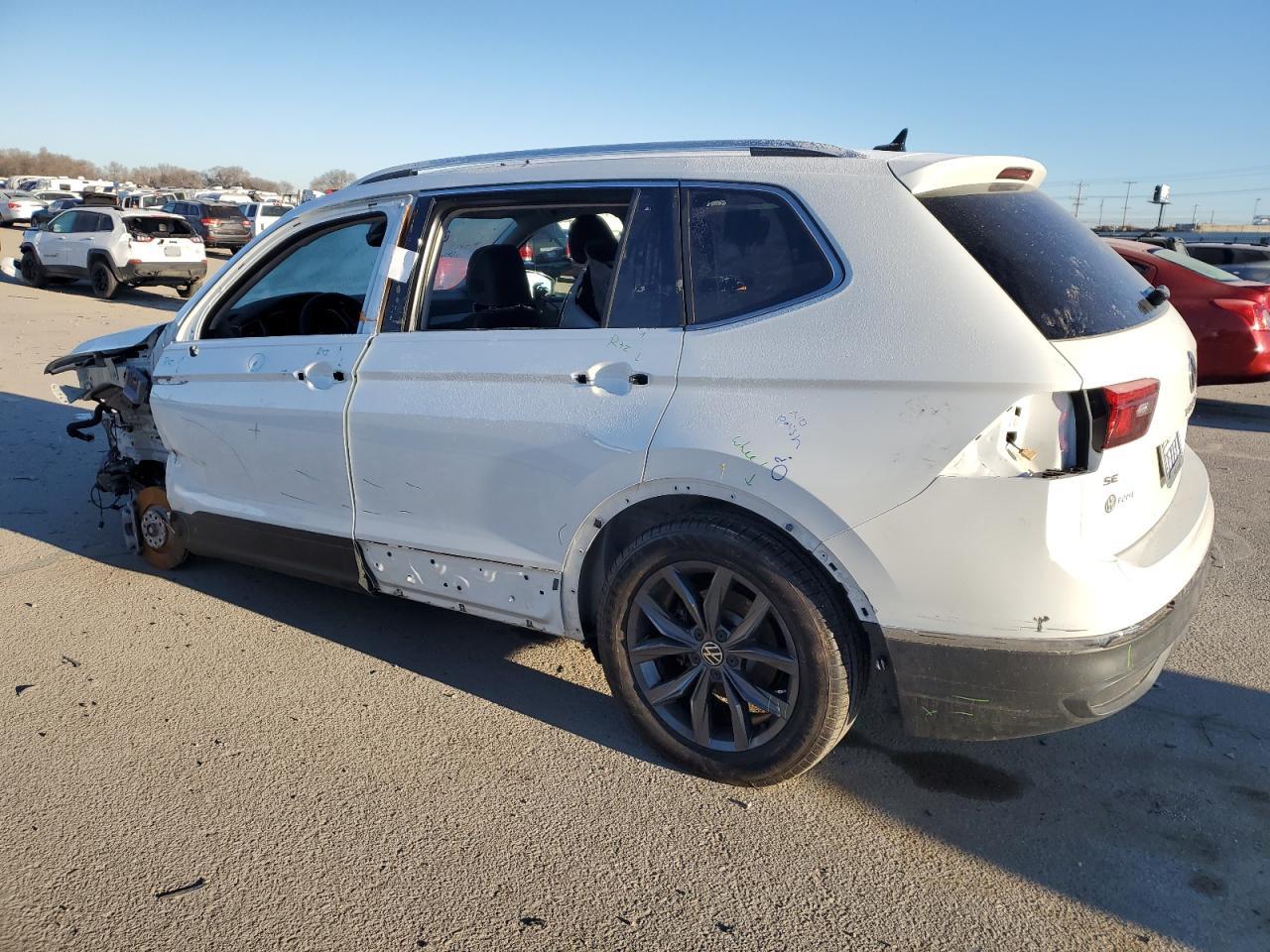 2024 VOLKSWAGEN TIGUAN SE VIN:3VV2B7AX8RM032116