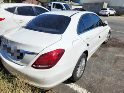 2015 Mercedes-Benz C 200 VIN: