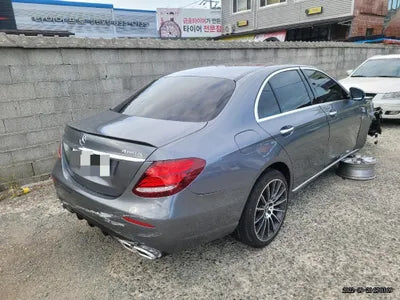 2016 Mercedes-Benz E 220 VIN: