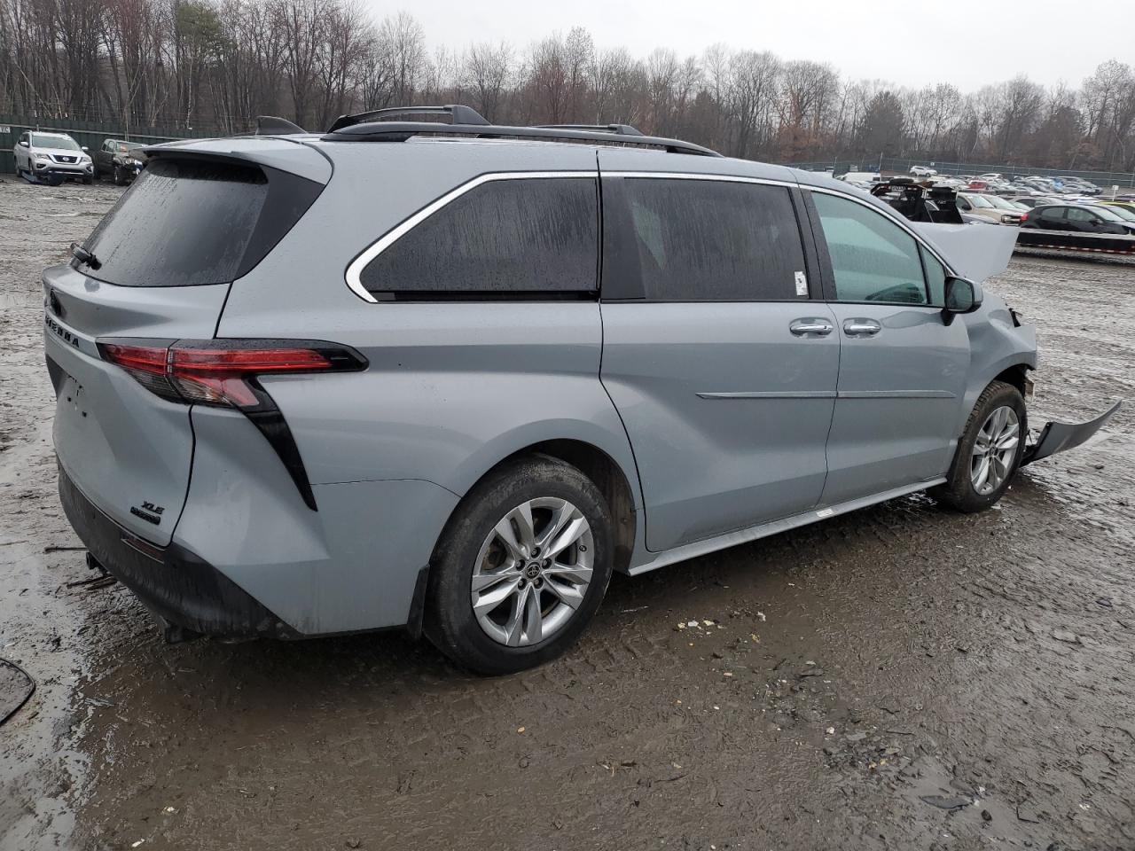 2022 TOYOTA SIENNA XLE VIN:5TDASKFC4NS054563