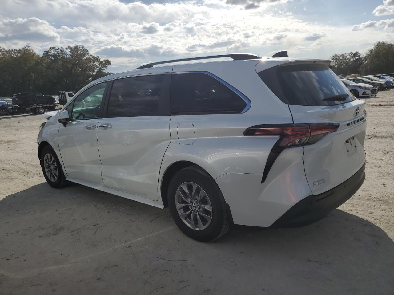 2022 TOYOTA SIENNA XLE VIN:5TDYRKEC7NS087469