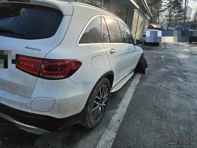 2021 Mercedes-Benz GLC 300 VIN: