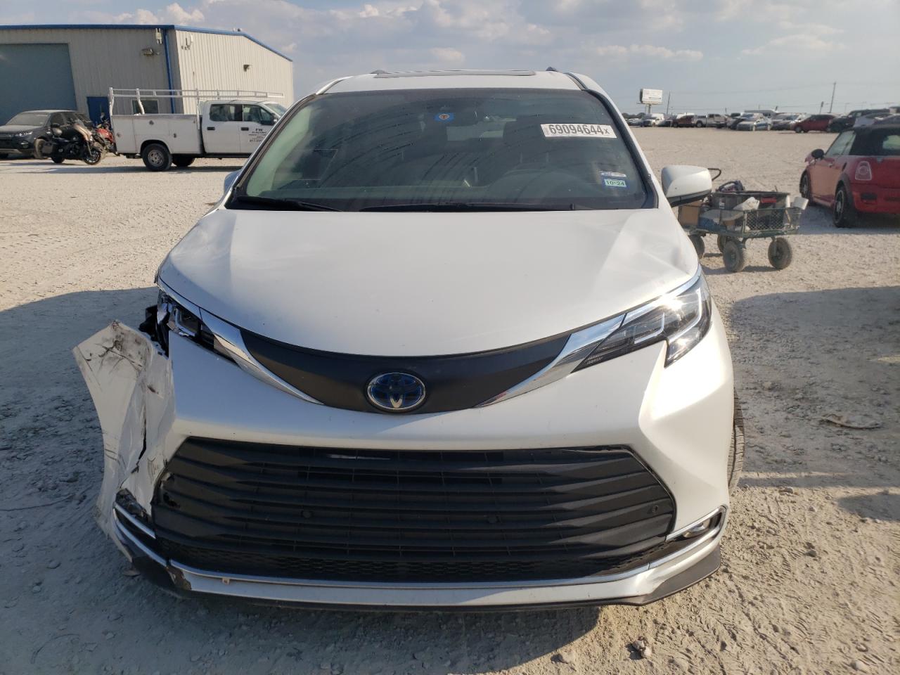 2022 TOYOTA SIENNA XLE VIN:5TDYRKEC0NS078161