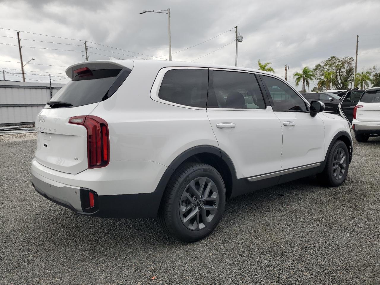 2024 KIA TELLURIDE LX VIN:5XYP2DGC0RG461190