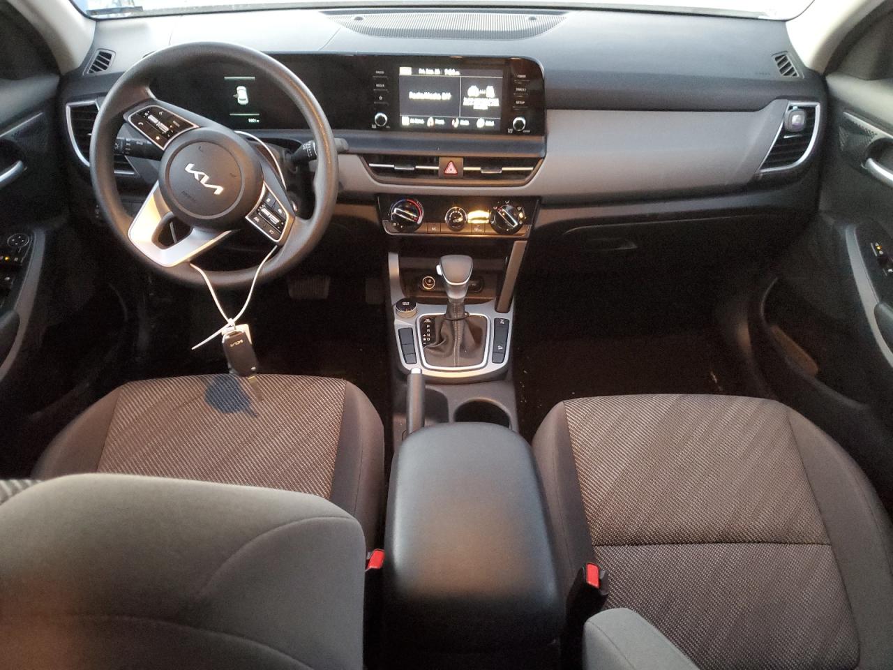 2024 KIA SELTOS LX VIN:KNDEPCAA8R7573288