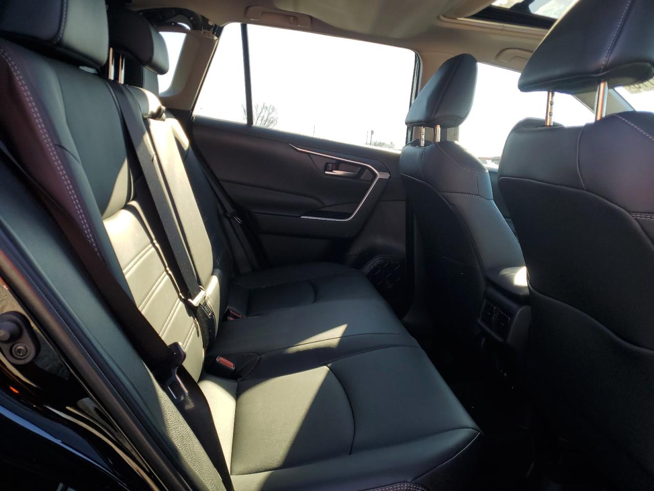 2024 TOYOTA RAV4 XLE PREMIUM VIN:2T3B6RFV9RW076517