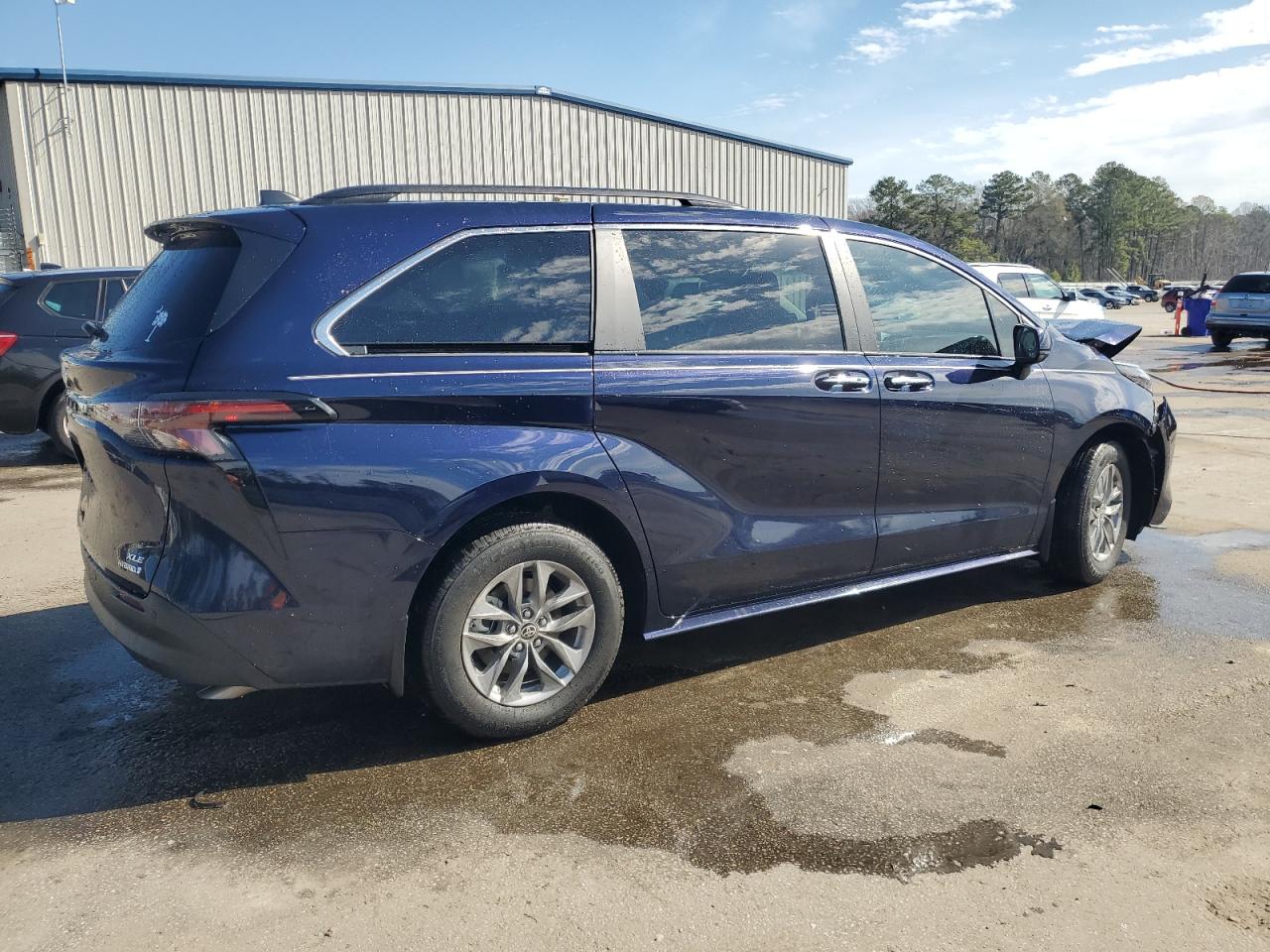 2024 TOYOTA SIENNA XLE VIN:5TDJRKEC4RS213245