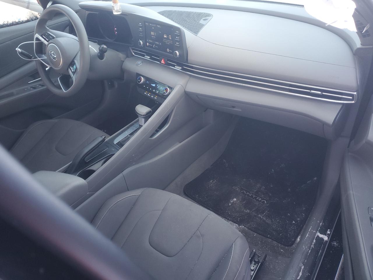 2022 HYUNDAI ELANTRA SEL VIN:KMHLM4AG0NU363740