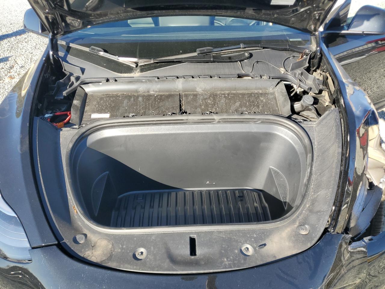 2024 TESLA MODEL Y  VIN:7SAYGDEE4RA220766