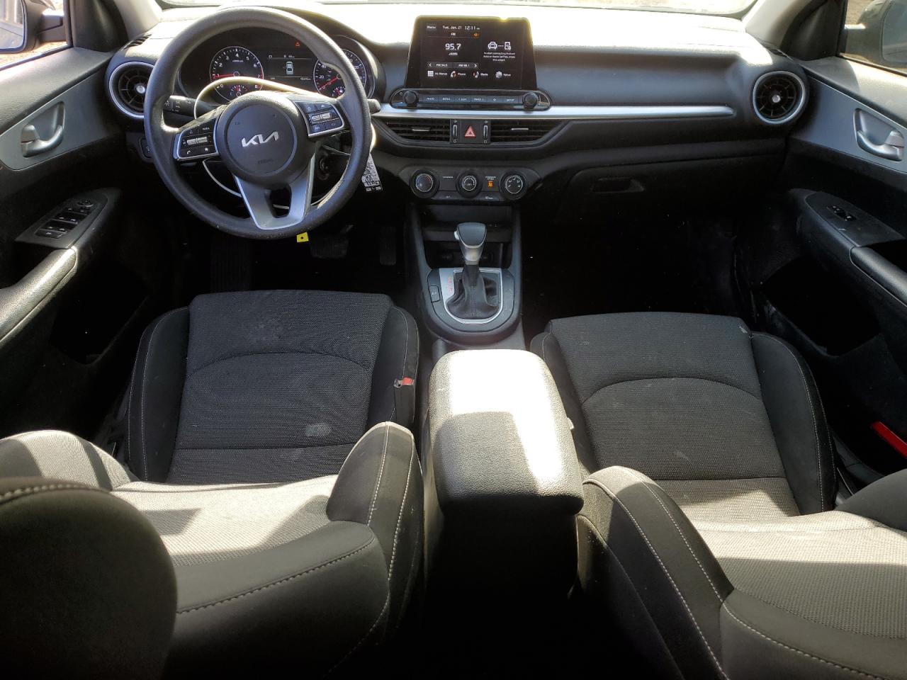 2023 KIA FORTE LX VIN:3KPF24AD8PE556393