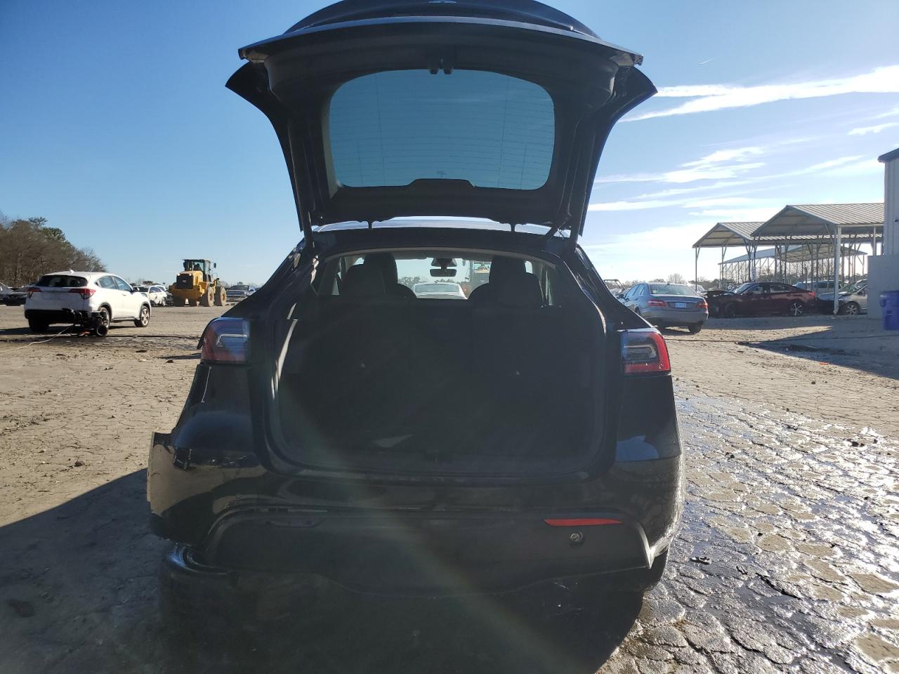 2022 TESLA MODEL Y  VIN:7SAYGDEE3NF443748