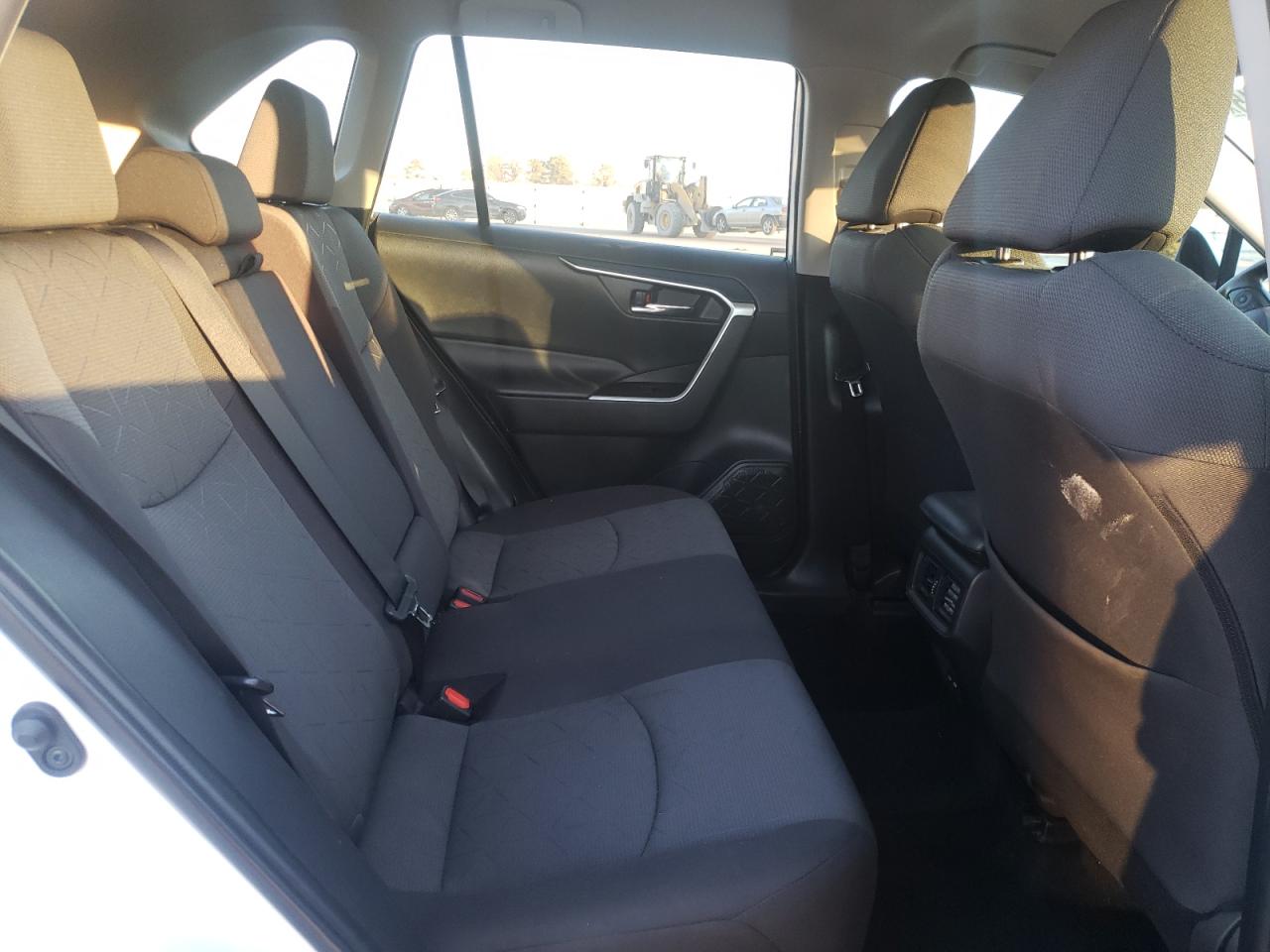 2022 TOYOTA RAV4 XLE VIN:2T3W1RFV1NW197701