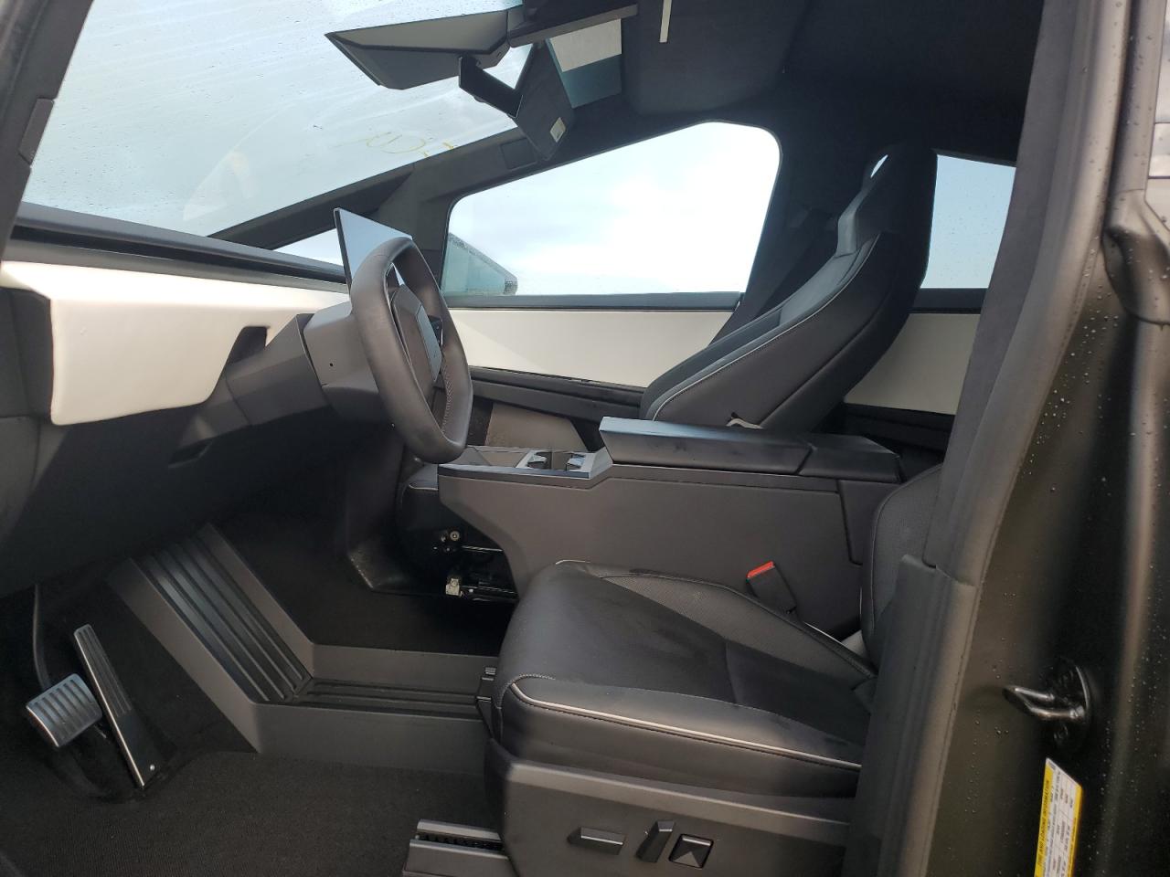 2024 TESLA CYBERTRUCK  VIN:7G2CEHED2RA015326