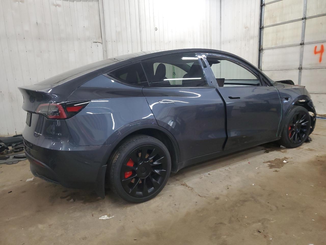 2023 TESLA MODEL Y  VIN:7SAYGDEE6PF831883