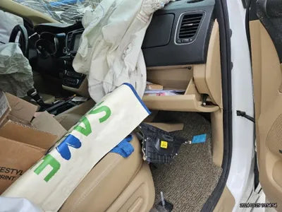 2016 Kia Carnival VIN: