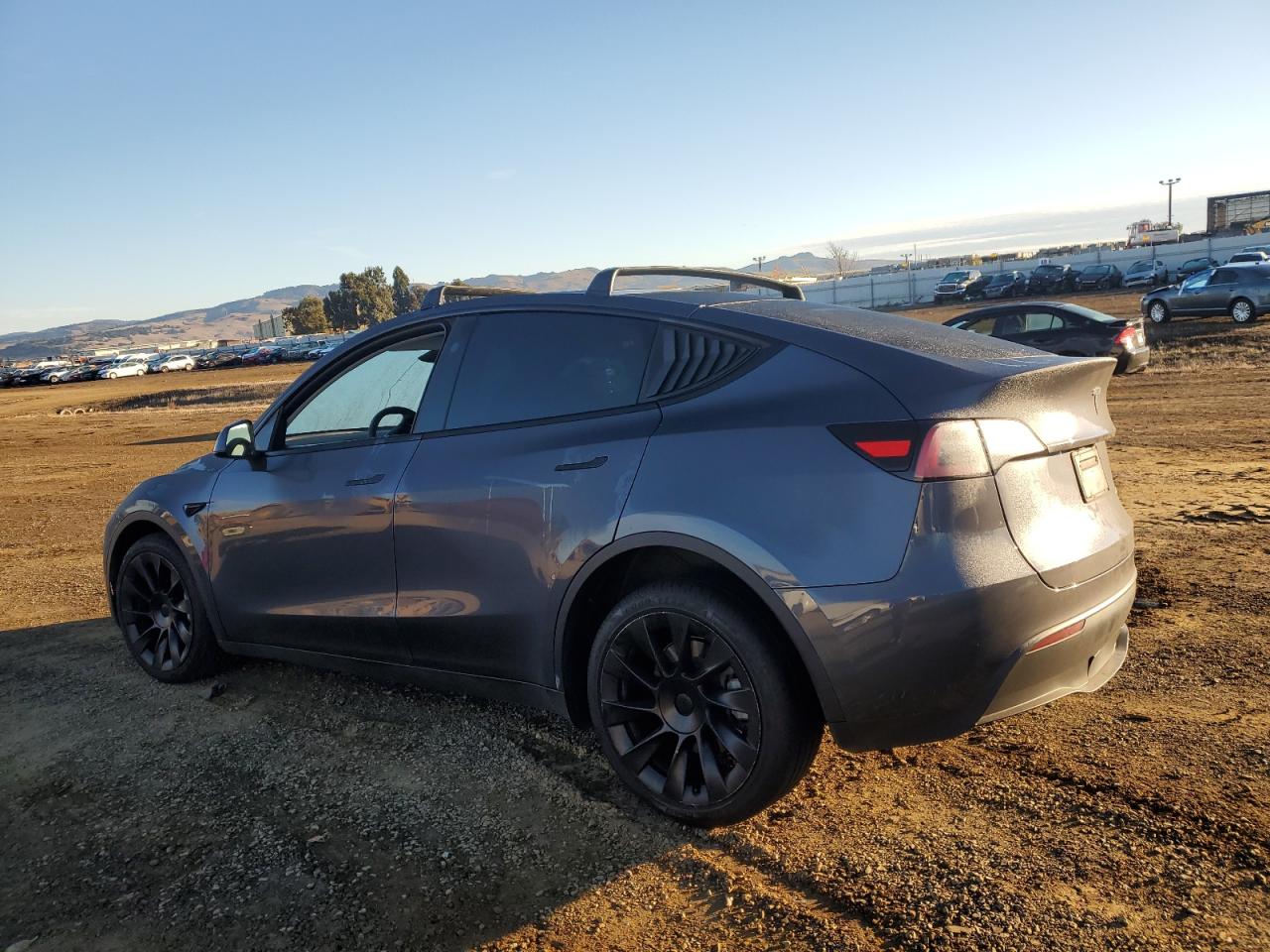 2023 TESLA MODEL Y  VIN:7SAYGAEE7PF967664