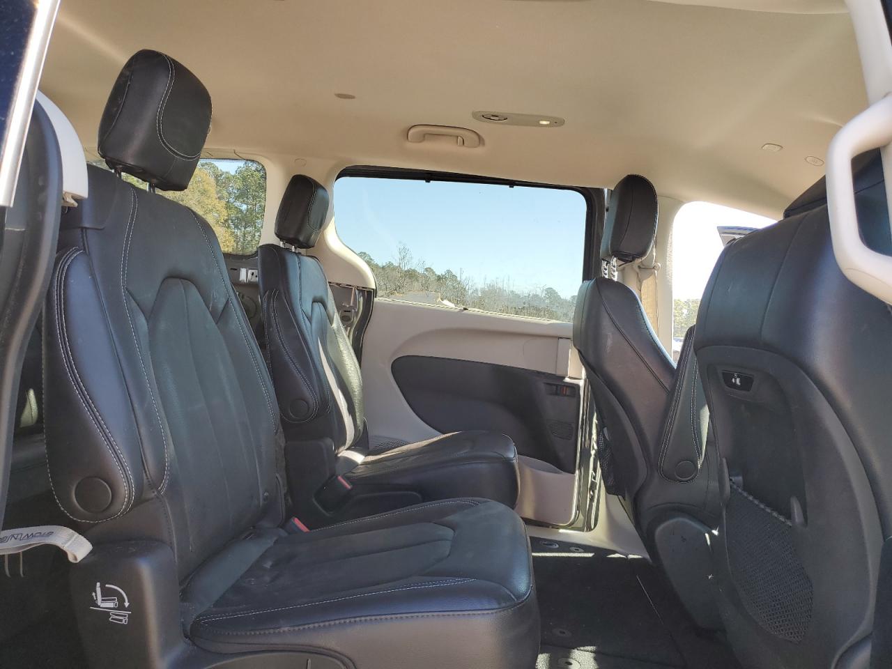 2022 CHRYSLER PACIFICA TOURING L VIN:5UXTS3C52KLR73137