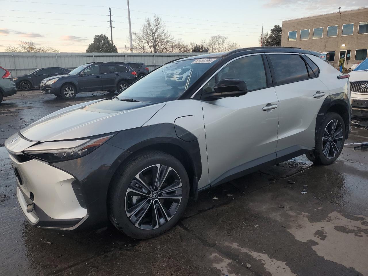 2024 TOYOTA BZ4X XLE VIN:JTMABACA5RA072490