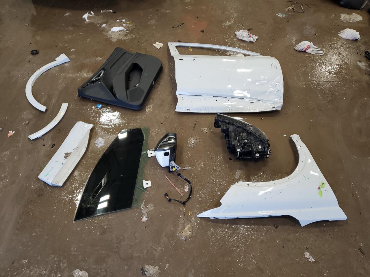 2024 AUDI Q4 E-TRON PREMIUM VIN:WA1KUBFZ9RP053762