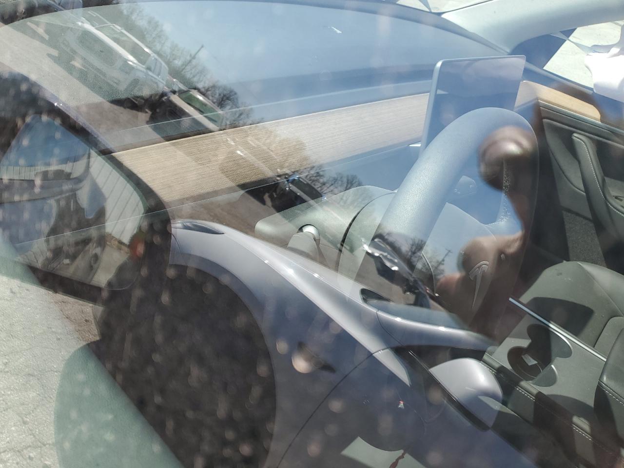 2024 TESLA MODEL Y  VIN:7SAYGDEE7RA323695