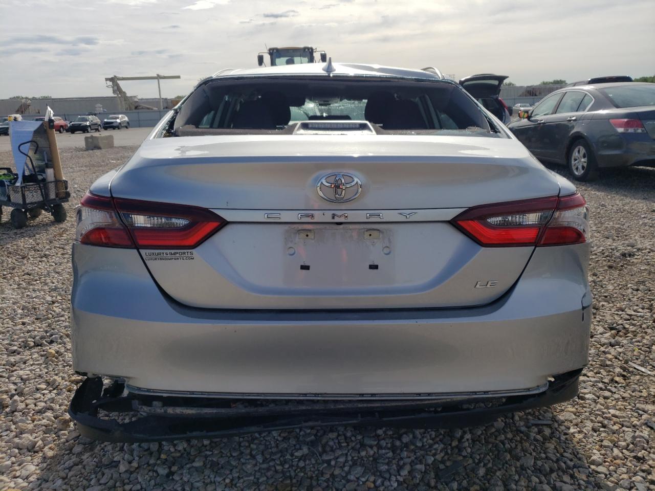 2022 TOYOTA CAMRY LE VIN:4T1C11AK7NU672195