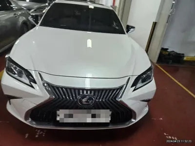 2018 Lexus ES 300 VIN: