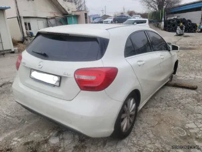 2015 Mercedes-Benz A 180 WDDBF1CB1FJ332631 VIN:WDDBF1CB1FJ332631